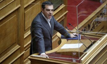 Αλέξης Τσίπρας: Κατέθεσε πρόταση δυσπιστίας κατά της κυβέρνησης – «Αυτούς τους 6 παρακολουθούσε ο Μητσοτάκης»