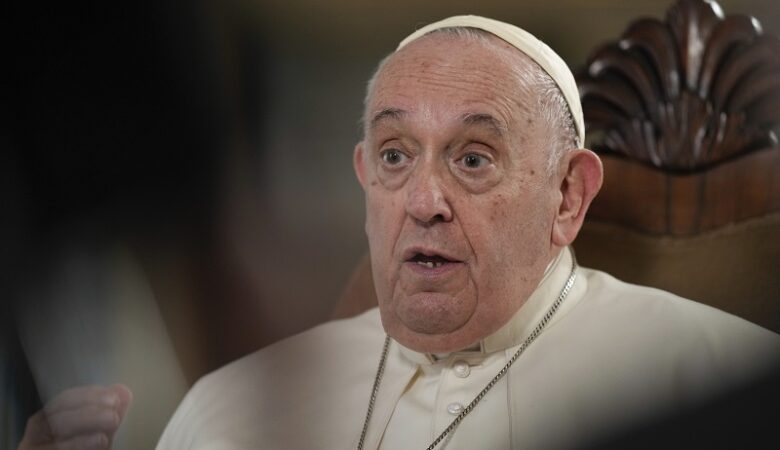 Πάπας Φραγκίσκος: «Η ομοφυλοφιλία δεν αποτελεί αδίκημα»