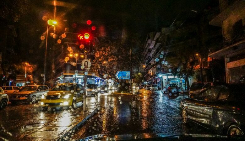 Κακοκαιρία: Μέχρι πότε θα «χτυπήσει» τις Κυκλάδες – Ισχυρές βροχοπτώσεις και στο Βόρειο Αιγαίο