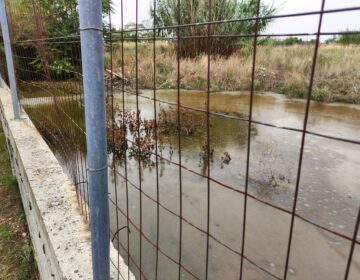 Θεσσαλονίκη: Ζευγάρι άδειαζε ποσότητες υγρών αποβλήτων σε χωράφια