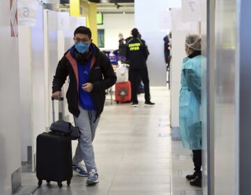 Γαλλία: Eπεκτείνονται τα υποχρεωτικά τεστ κορονοϊού για τους κινέζους ταξιδιώτες μέχρι τις 15 Φεβρουαρίου