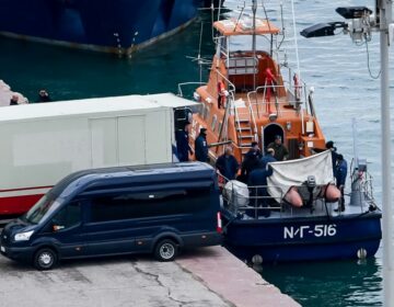 Πτώση F-4 ανοικτά της Ανδραβίδας: Με ρομπότ και δύτες οι έρευνες για τον κυβερνήτη του Phantom