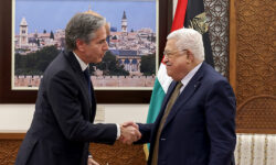 Ο Μπλίνκεν υπέρ της λύσης των δύο κρατών Ισραήλ και Παλαιστίνης – Ζητά αποκλιμάκωση της έντασης μεταξύ τους