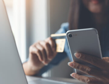 IRIS: Πληρωμές με QR Code στο ηλεκτρονικό κατάστημα μέσω εφαρμογής για κινητό