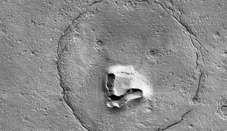Η «αρκούδα» του διάστηματος – Η viral φωτογραφία της NASA από την επιφάνεια του Άρη