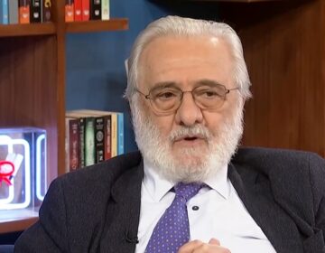 Σμαραγδής: «Κάναμε τεράστιες παραγωγές και ζούσαμε με τη σύνταξη της γυναίκας μου»