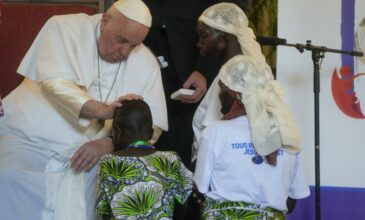 ΛΔ Κονγκό: Ο πάπας Φραγκίσκος άκουσε μαρτυρίες θυμάτων του πολέμου και ζήτησε συγγνώμη
