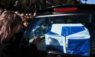 Κηδεία Μάριου Τουρούτσικα: Οι συγκλονιστικοί επικήδειοι των γονιών του – «Είσαι ψηλά αγόρι μου»