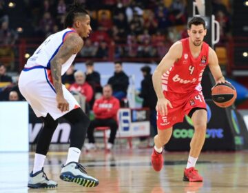 Euroleague: «Προσκύνησε» και η Εφές τον Ολυμπιακό στο ΣΕΦ