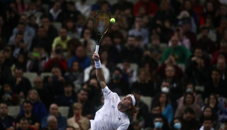 Davis Cup: Εντυπωσιακές εικόνες στο ΟΑΚΑ με 12.000 θεατές για τον Τσιτσιπά