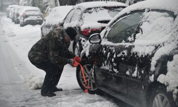 Σε εξέλιξη ο χιονιάς στην Βόρεια Ελλάδα – Ποιοι δρόμοι είναι κλειστοί, πού είναι αναγκαίες οι αλυσίδες