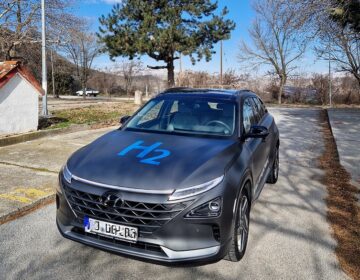 Αυτοκίνητο υδρογόνου κυκλοφόρησε για πρώτη φορά στους ελληνικούς δρόμους