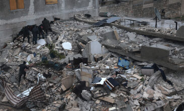 Φονικός σεισμός σε Τουρκία-Συρία: Περισσότεροι από 2.600 νεκροί και 11.000 τραυματίες