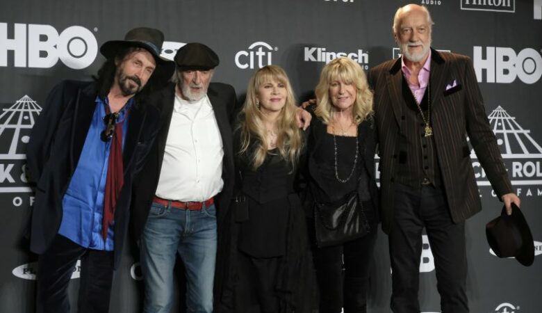 Ο Μικ Φλίντγουντ δεν «βλέπει» μέλλον για τους Fleetwood Mac μετά το θάνατο της Κριστίν Μακβί
