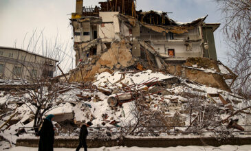Φονικός σεισμός στην Τουρκία: Τι είναι το φαινόμενο της «αρμονικής κατάρρευσης» που προκάλεσε τη βιβλική καταστροφή – Οικοδομικά τετράγωνα έπεσαν σαν τραπουλόχαρτα