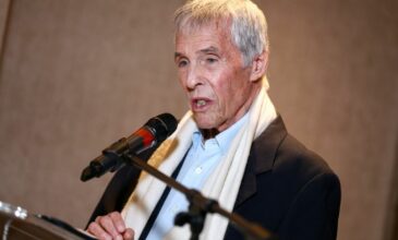 Burt Bacharach: Πέθανε ένας από τους μεγαλύτερους συνθέτες της ποπ μουσικής