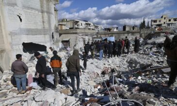 Σεισμός στην Τουρκία: Μια γυναίκα και ένα παιδί βγήκαν ζωντανοί  από τα ερείπια
