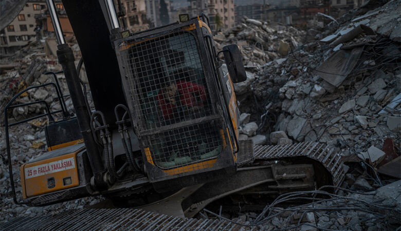 Σεισμός στην Τουρκία: Διασώθηκαν ένα 6χρονο κορίτσι και μια 70χρονη έπειτα από 178 ώρες στα ερείπια