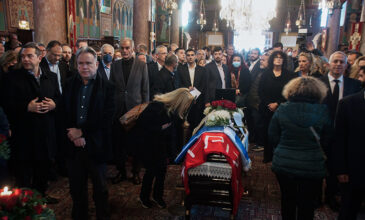 Νεκτάριος Σαντορινιός: Σε κλίμα συγκίνησης το τελευταίο «αντίο» στον βουλευτή του ΣΥΡΙΖΑ
