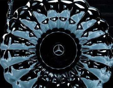 Αυτοκίνητο, ντυμένο με φουσκωτά μπουφάν, θα παρουσιάσουν οι Moncler και Mercedes-Benz