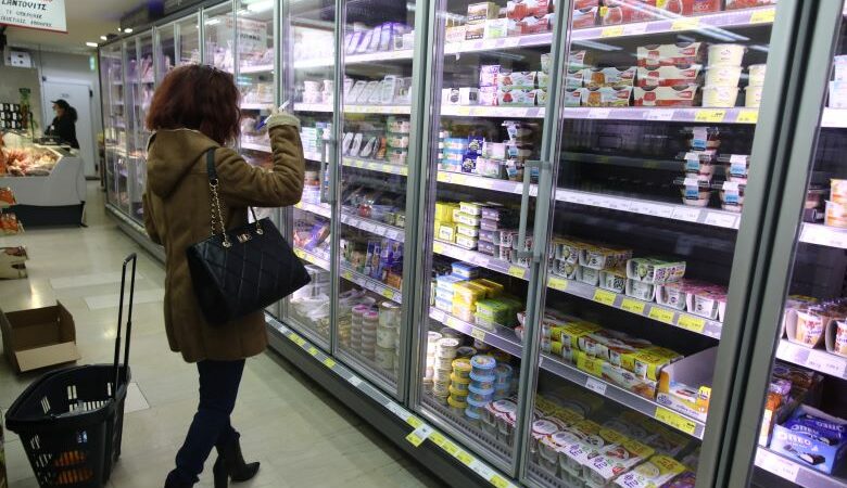 Βόλος: Γυναίκα έκανε κλοπές σε σούπερ μάρκετ – «Δεν είχα τροφή για το παιδί μου και έκλεβα τα γάλατα»