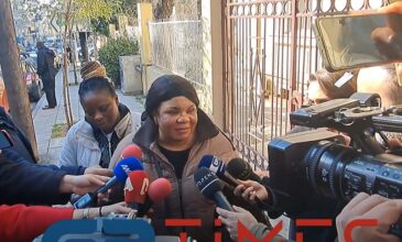 Άγιος Στυλιανός: «Την άφησαν να πεθάνει επειδή ήταν μαύρη» υποστηρίζει η μητέρα του 2,5 ετών κοριτσιού