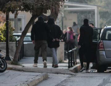Βιασμός 12χρονης στον Κολωνό: Προφυλακίστηκαν οι 4 από τους πέντε που απολογήθηκαν