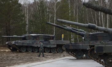 Ουκρανία: Μέχρι τα τέλη Μαρτίου η Γερμανία θα παραδώσει στο Κίεβο άρματα μάχης Leopards και Marders