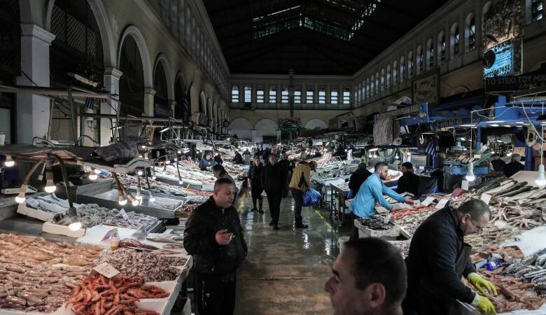 Ανοιχτή η Βαρβάκειος και οι αγορές σε Θεσσαλονίκη και Ρέντη για τα ψώνια της τελευταίας στιγμής