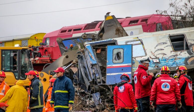 Σιδηροδρομικό δυστύχημα στα Τέμπη: Σήμερα η απόφαση για τους όρους κράτησης του επιθεωρητή του ΟΣΕ