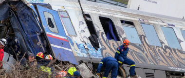 Οκτώ ερωτήσεις – απαντήσεις για τη διευκόλυνση των τραυματιών του σιδηροδρομικού δυστυχήματος των Τεμπών