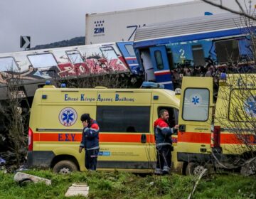 Τραγωδία των Τεμπών: Συγκλονίζουν συγγενείς των θυμάτων – «Ο πόνος για εμάς θα είναι ισόβιος»