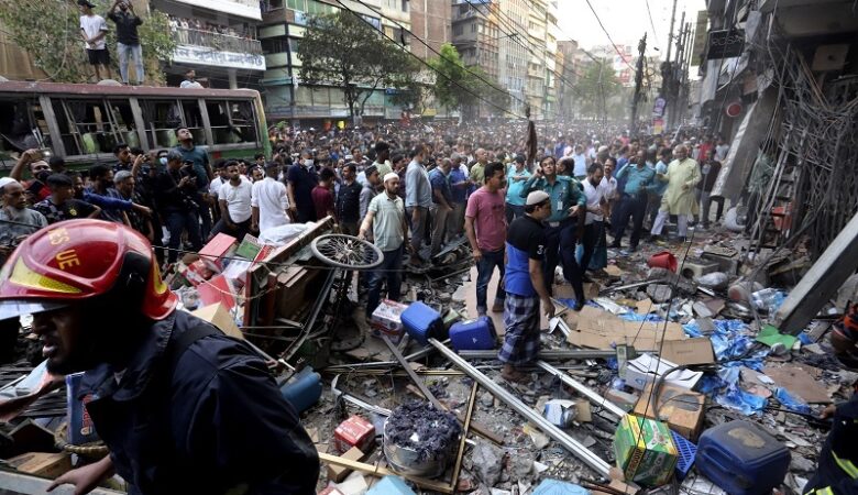 Μπανγκλαντές: Πολύνεκρη έκρηξη σε εμπορικό κτίριο στην πρωτεύουσα Ντάκα