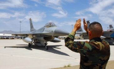 Οι ΗΠΑ αξιολογούν τις δεξιότητες των Ουκρανών πιλότων για να τους εκπαιδεύσουν στα F-16