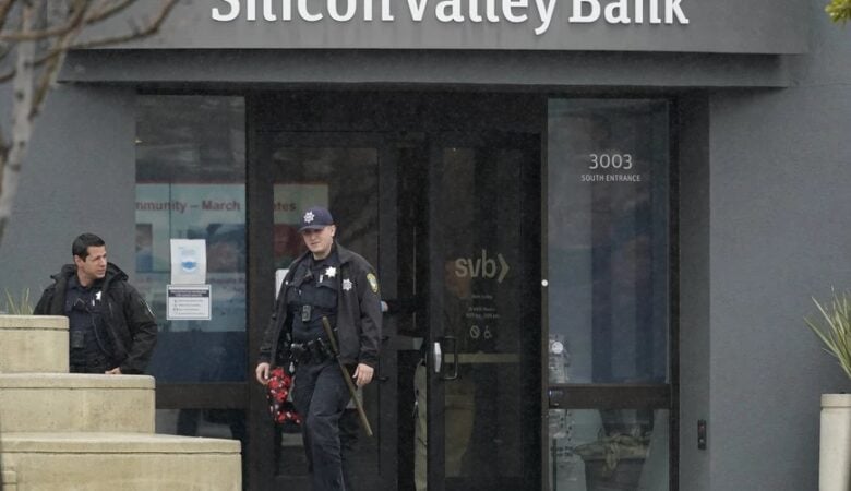 Silicon Valley Bank: Eργασία και μισθοί 45 ημερών στο προσωπικό της τράπεζας μετά το «λουκέτο»