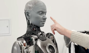 Ξεκίνησε η λειτουργία του πρώτου καταστήματος πώλησης ανθρωποειδών ρομπότ 7S στην Κίνα