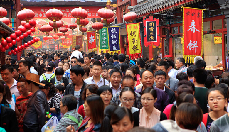 Κίνα: Όλο και περισσότεροι πτυχιούχοι εγκαταλείπουν τις μεγαπόλεις λόγω της ανεργίας και των υψηλών ενοικίων