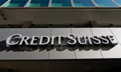 Credit Suisse: Κατακρημνίζεται η μετοχή της μετά την ανακοίνωση της εξαγοράς από την UBS