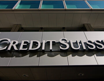 Credit Suisse: Κατακρημνίζεται η μετοχή της μετά την ανακοίνωση της εξαγοράς από την UBS