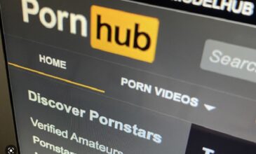 ΕΕ: Τρεις μεγάλοι πορνογραφικοί ιστότοποι στη λίστα των πλατφορμών που υπόκεινται σε αυξημένους ελέγχους