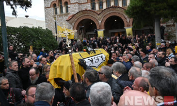 Μίμης Παπαϊωάννου: Ράγισαν καρδιές στο λαϊκό προσκύνημα και την κηδεία του παλαίμαχου άσου της ΑΕΚ