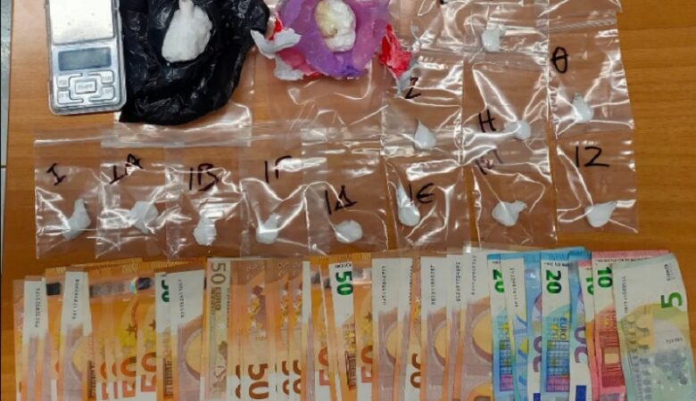 Χαλκιδική: Τρεις συλλήψεις για διακίνηση κοκαΐνης και κάνναβης