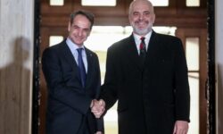 Δείπνο Μητσοτάκη με τον Έντι Ράμα στο Μέγαρο Μαξίμου