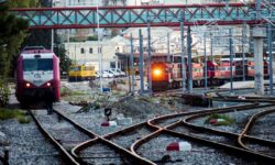 Hellenic Train: Παράνομη η σημερινή στάση εργασίας σε τρένα και προαστιακό σιδηρόδρομο