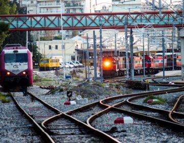 Hellenic Train: Παράνομη η σημερινή στάση εργασίας σε τρένα και προαστιακό σιδηρόδρομο