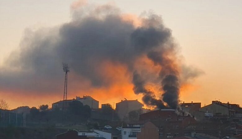 Ισπανία: Τρεις νεκροί από πυρκαγιά σε πολυκατοικία κοντά στη Βαρκελώνη