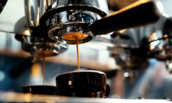 Καφές: Δυσκολεύονται να απορροφήσουν την αύξηση λόγω ΦΠΑ οι επιχειρηματίες