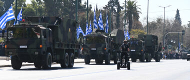 25η Μαρτίου: Με μεγαλοπρέπεια η εντυπωσιακή στρατιωτική παρέλαση στην Αθήνα – Δείτε φωτογραφίες