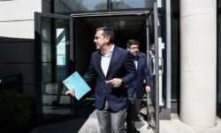 Τσίπρας στην Αρχή Προστασίας Δεδομένων Προσωπικού Χαρακτήρα: Ο Μητσοτάκης οφείλει απαντήσεις για την κραυγαλέα υπόθεση παρακολούθησης της Άρτεμις Σίφορντ