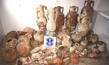 Κόρινθος: Συνελήφθησαν αρχαιοκάπηλοι με πολύτιμα αντικείμενα, νομίσματα και όπλα